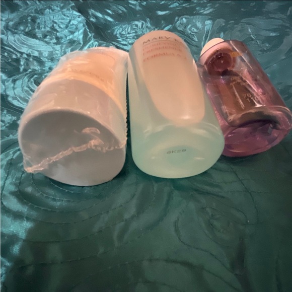 🧴 Mary Kay & Olay Beauty Bundle - Picture 5 of 7